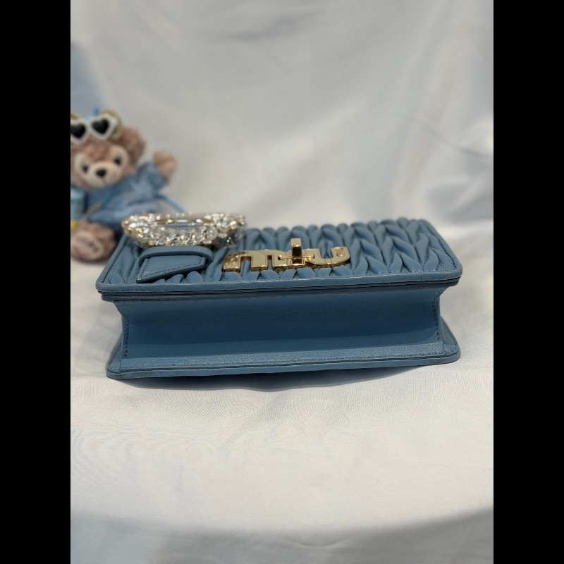 MIUMIU 藍色褶皺斜背包-2