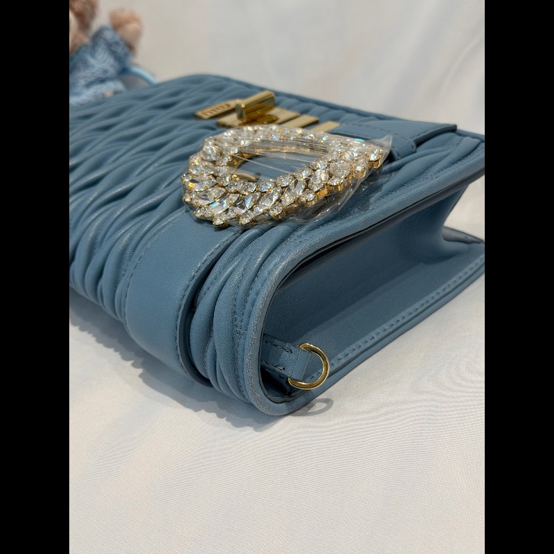 MIUMIU 藍色褶皺斜背包-9