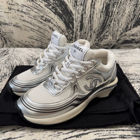 CHANEL 香奈兒銀角大王運動鞋尺碼：36碼 配塵袋