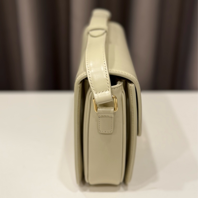 Celine 亮面牛皮革CLASSIQUE TRIOMPHE側背包-3