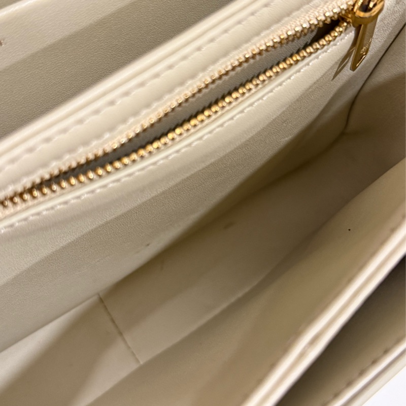 Celine 亮面牛皮革CLASSIQUE TRIOMPHE側背包-9