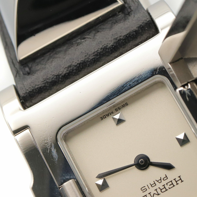 愛馬仕 Medor 女士腕錶，不鏽鋼錶殼配皮錶帶，銀色，型號 ME3.210-11