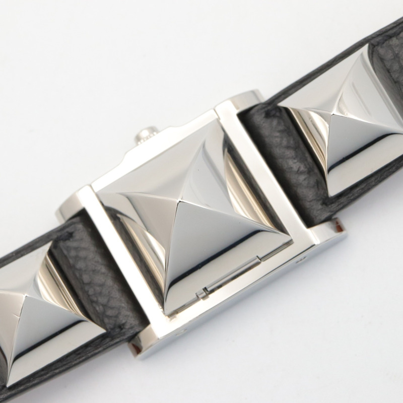 愛馬仕 Medor 女士腕錶，不鏽鋼錶殼配皮錶帶，銀色，型號 ME3.210-13