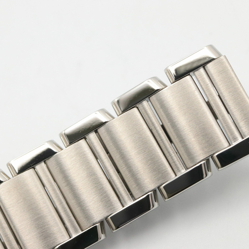 卡地亞 Tank Française SM 女士腕錶，不鏽鋼材質，粉紅錶殼，型號 W51028Q3-11