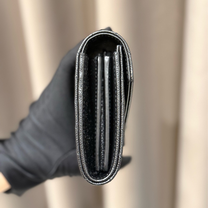 （極新甜價美包）SAINT LAURENT YSL聖羅蘭 黑色牛皮山形紋扣式長夾-2