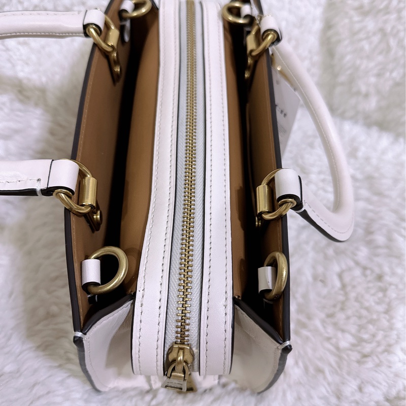 未使用coach Rogue 26 手提肩背包（原價24800元）-20