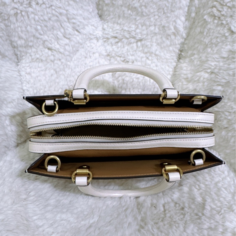 未使用coach Rogue 26 手提肩背包（原價24800元）-25