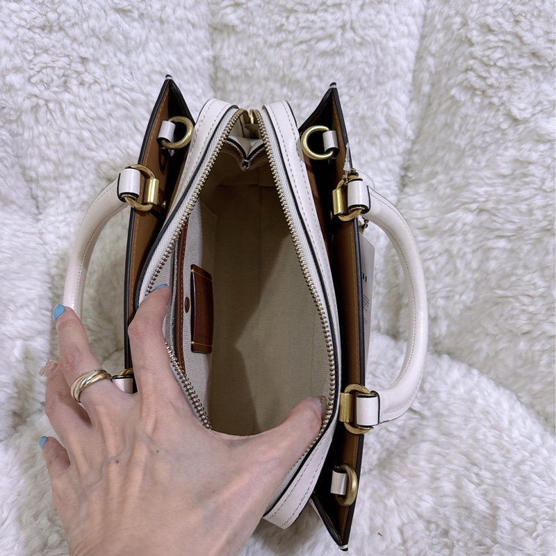 未使用coach Rogue 26 手提肩背包（原價24800元）-26