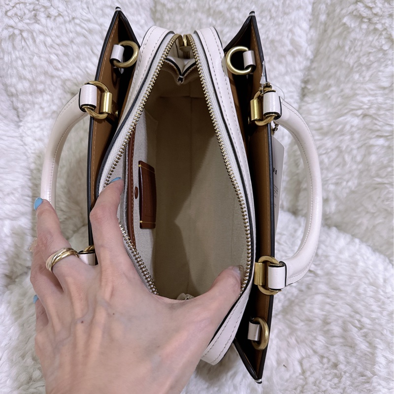 未使用coach Rogue 26 手提肩背包（原價24800元）-27