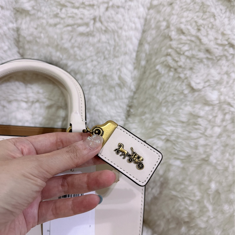 未使用coach Rogue 26 手提肩背包（原價24800元）-29