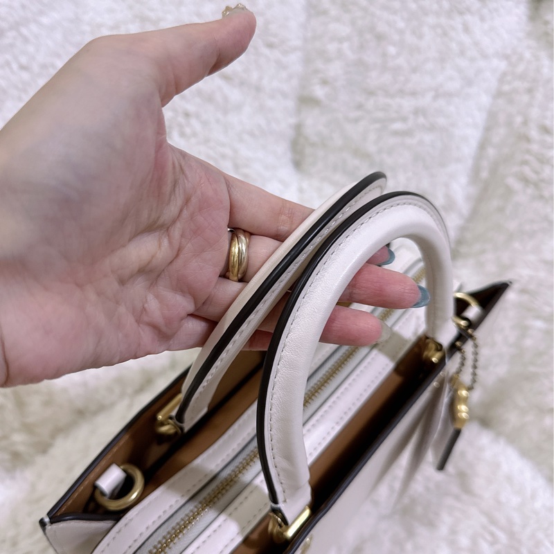 未使用coach Rogue 26 手提肩背包（原價24800元）-30