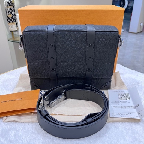 99❤️路易威登/Louis Vuitton 全皮壓紋Trunk 男款 黑色