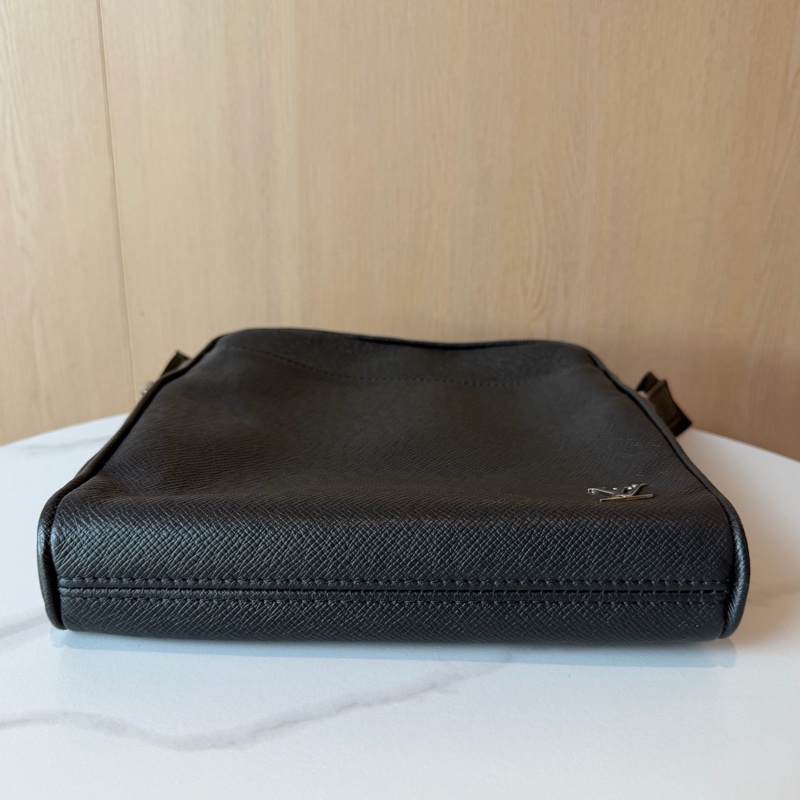 Louis Vuitton路易威登男士郵差包單肩包 21年編碼。 🈚附件-4