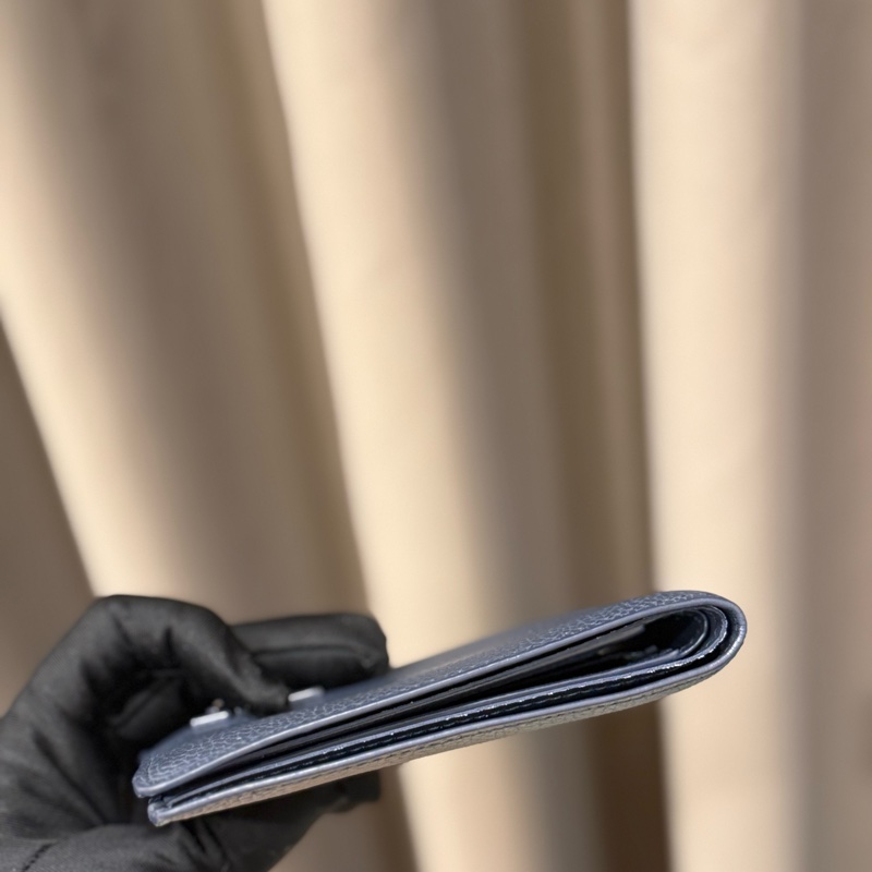 Louis vuitton 路易威登 Multiple系列立體LV標誌牛皮對折皮夾(藍色)-6