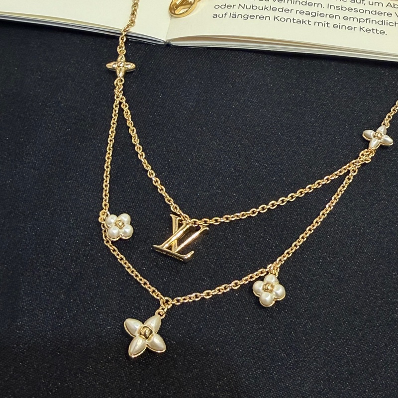 LV FLORAGRAM珍珠花花項鍊M00981-1