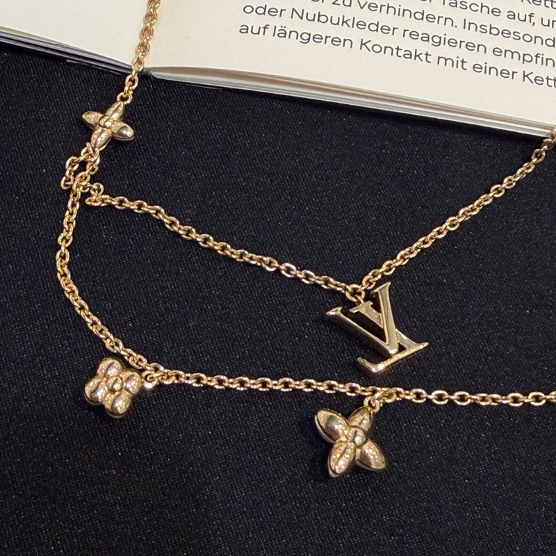 LV FLORAGRAM珍珠花花項鍊M00981-3