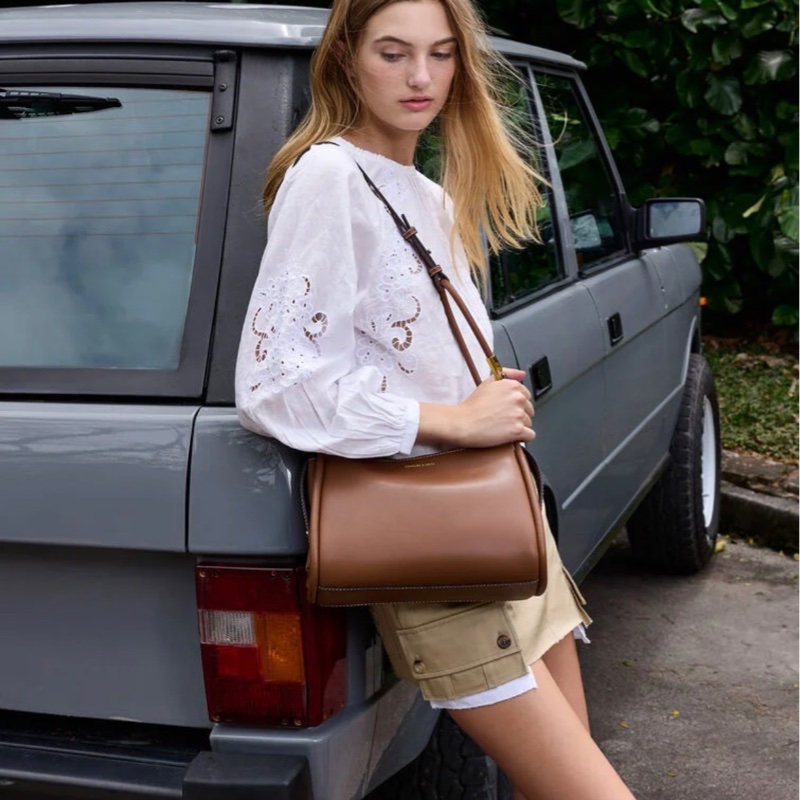 CHARLES & KEITH  Lyla 肩背包 - 巧克力-1