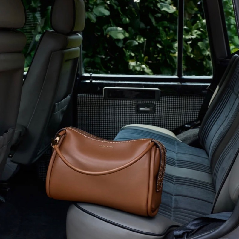 CHARLES & KEITH  Lyla 肩背包 - 巧克力-4