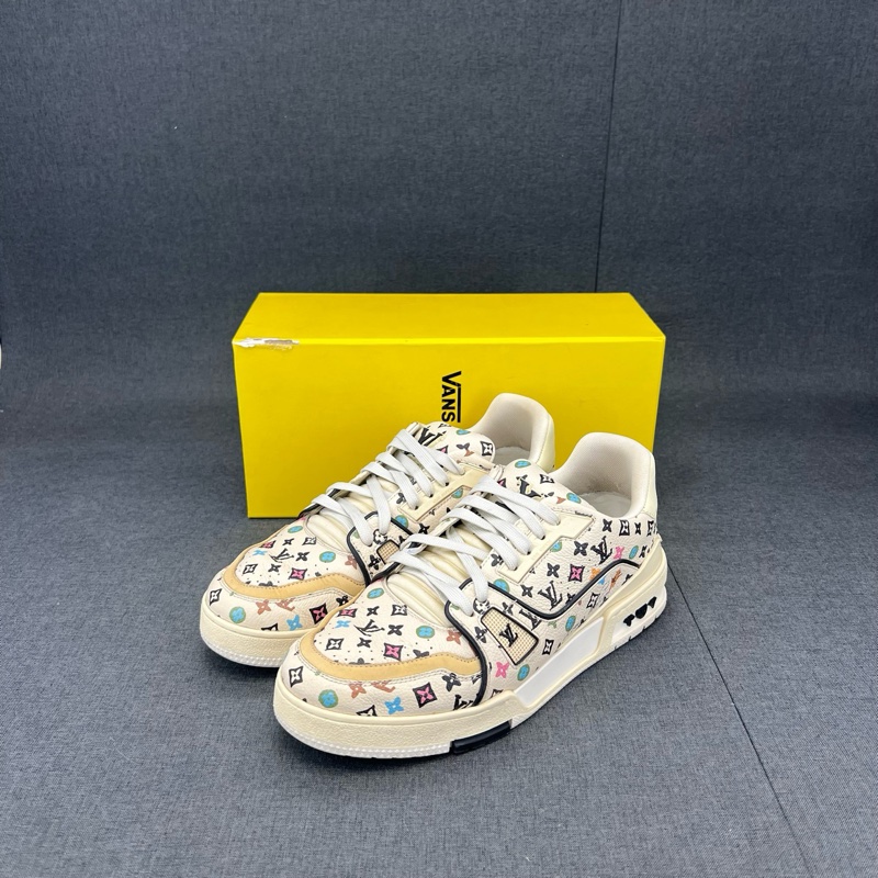 Louis Vuitton路易威登 trainer 米色滿印 6碼-0