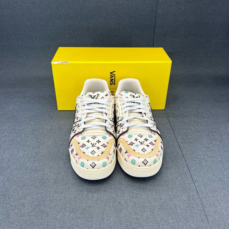 Louis Vuitton路易威登 trainer 米色滿印 6碼-1