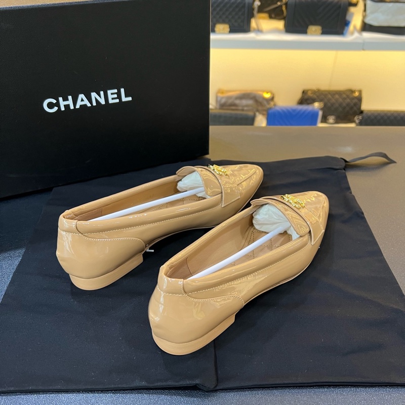 Chanel香奈兒23K 米色卡其色漆皮尖頭樂福鞋  38碼-5