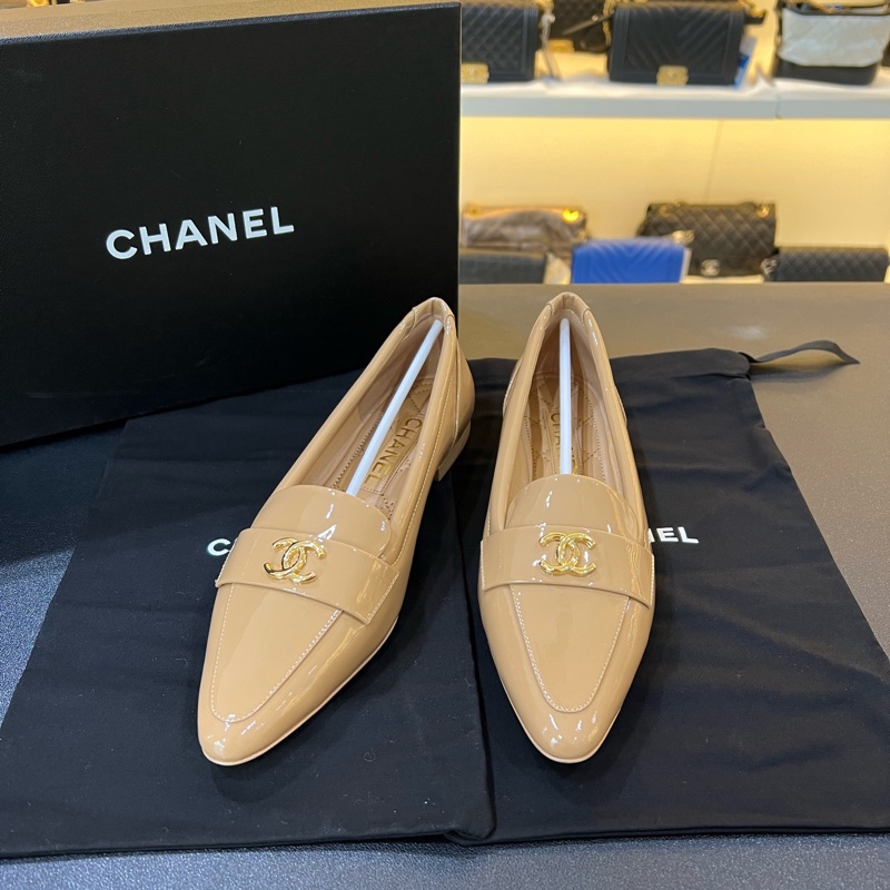 Chanel香奈兒23K 米色卡其色漆皮尖頭樂福鞋  38碼-7