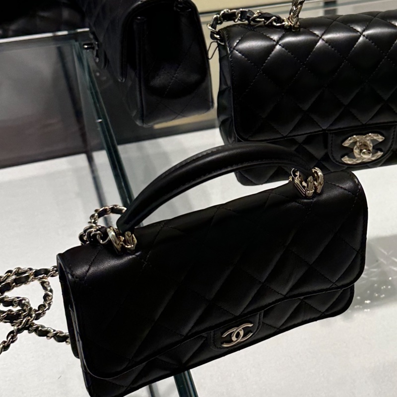 Chanel handle mini 手機包-2