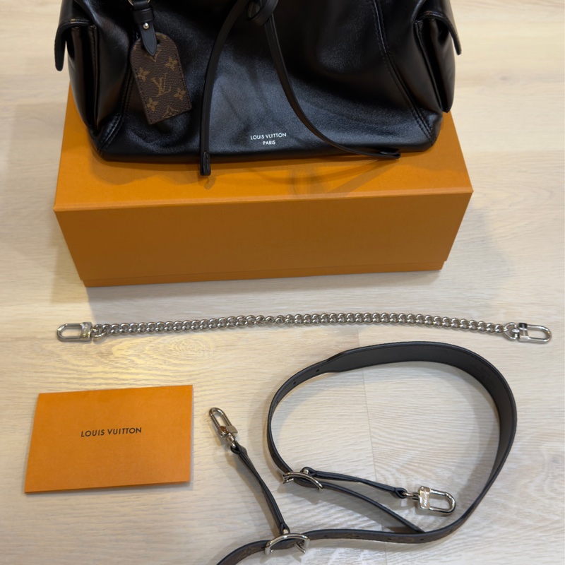 Louis Vuitton CarryAll Cargo PM 黑色小羊皮手袋 9.5新很少使用！-0