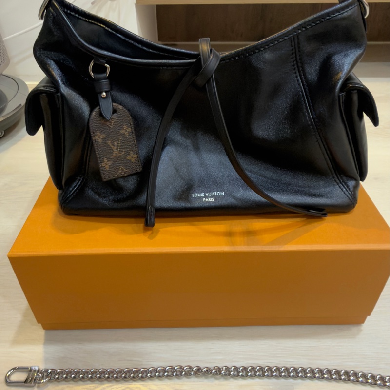 Louis Vuitton CarryAll Cargo PM 黑色小羊皮手袋 9.5新很少使用！-1