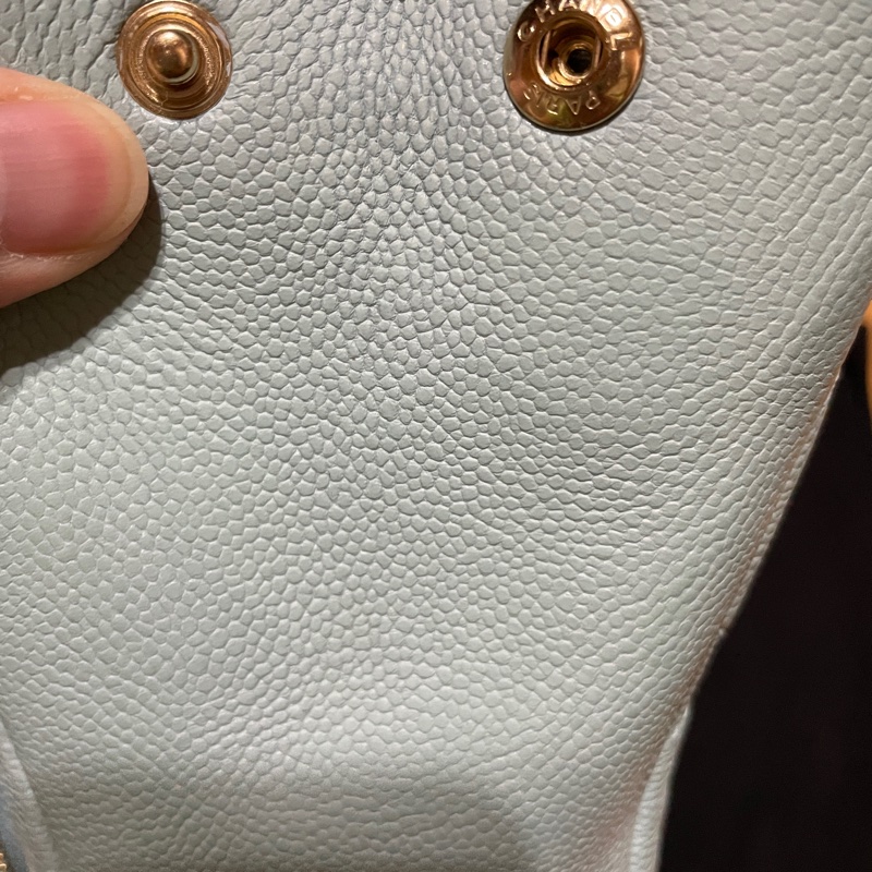 Chanel 雙C logo荔枝皮郵差包銀色釦晶片款-19