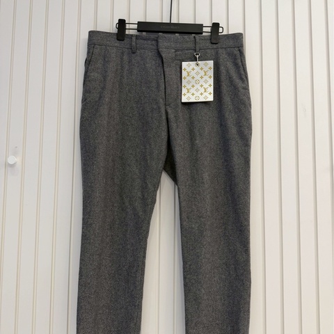 LV掛牌灰色西裝褲
