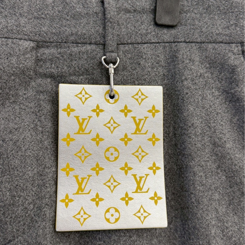 LV掛牌灰色西裝褲-2