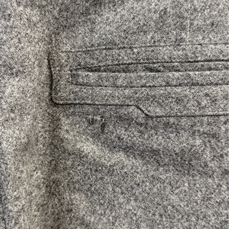 LV掛牌灰色西裝褲-4