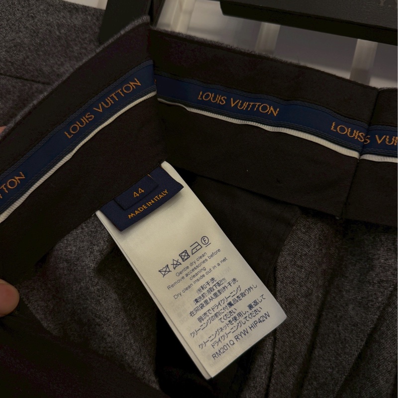 LV掛牌灰色西裝褲-5