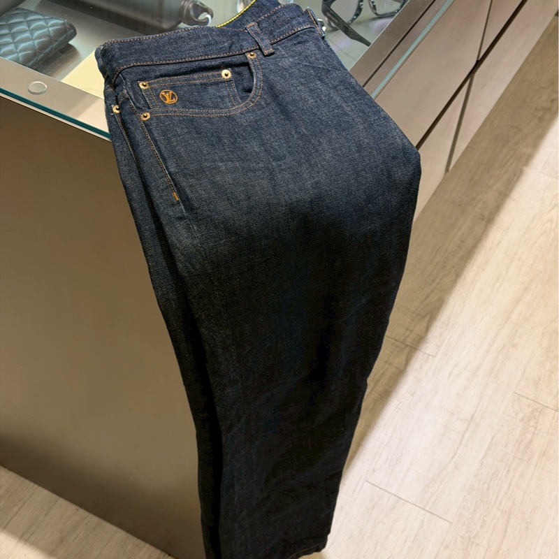 LV刺繡logo牛仔褲-1