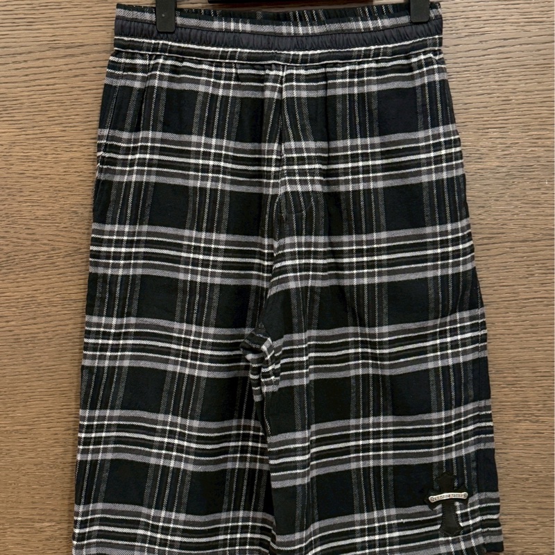 克羅心法蘭絨黑色十字短褲-0