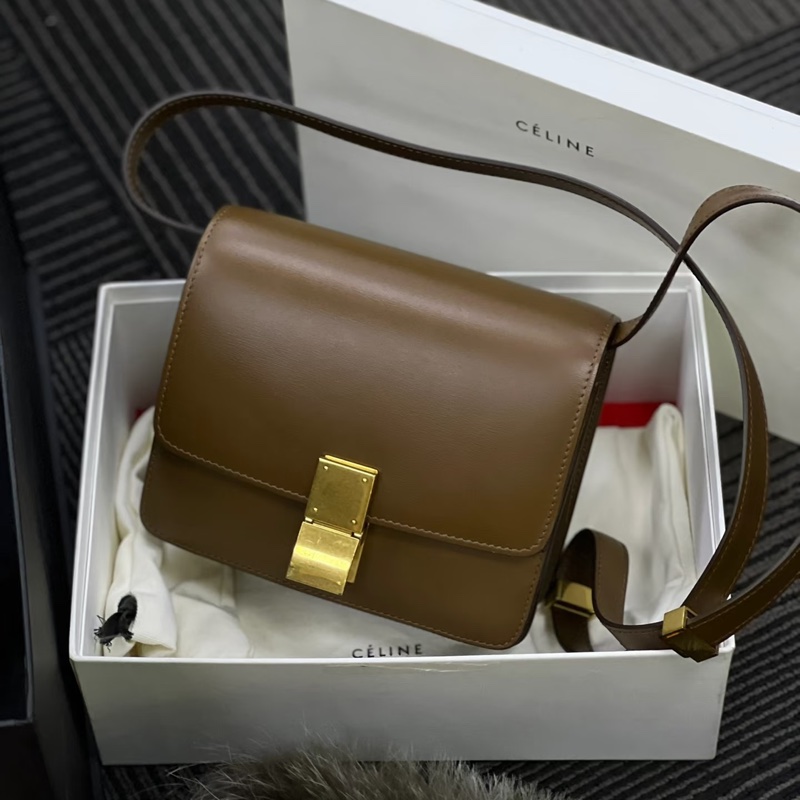 Celine • Box 焦糖棕金釦 豆腐包-1