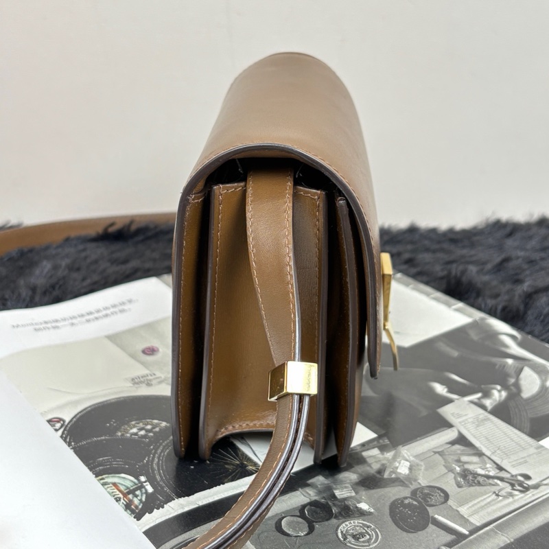 Celine • Box 焦糖棕金釦 豆腐包-7