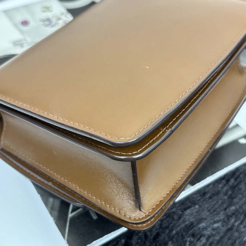 Celine • Box 焦糖棕金釦 豆腐包-10