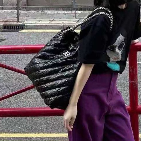 帥度拉滿😎男女都適🈴Balenciaga巴黎世家Crush黑銀油蠟皮中號垃圾袋單肩手提包