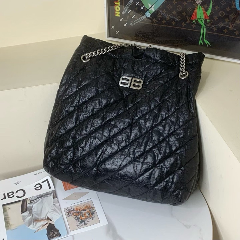 帥度拉滿😎男女都適🈴Balenciaga巴黎世家Crush黑銀油蠟皮中號垃圾袋單肩手提包-4