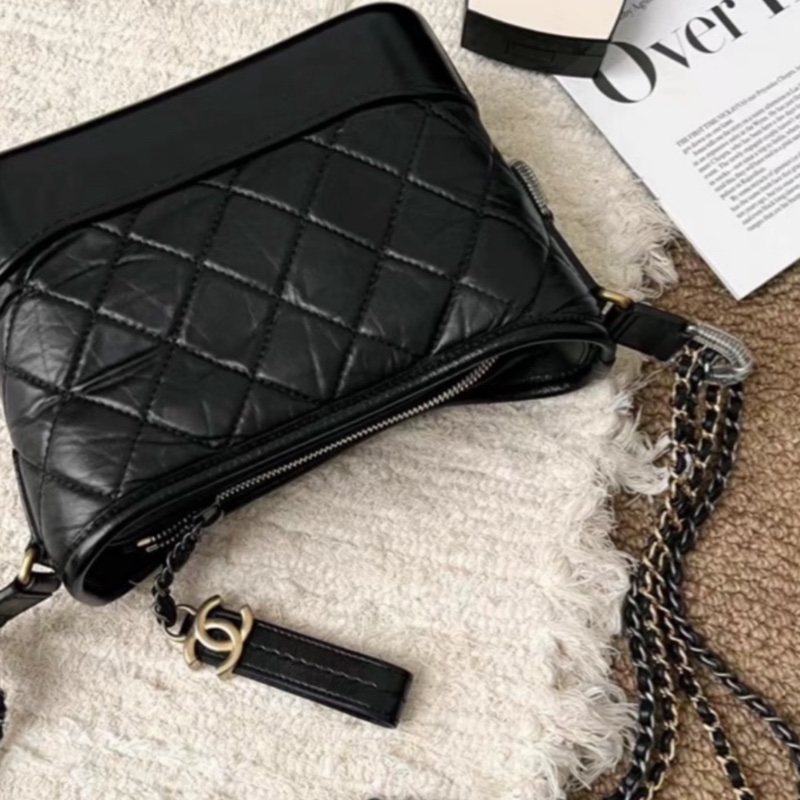 Chanel • Gabrielle 經典黑金牛皮流浪包 小號 有卡-2