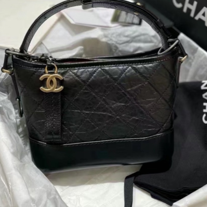 Chanel • Gabrielle 經典黑金牛皮流浪包 小號 有卡-3