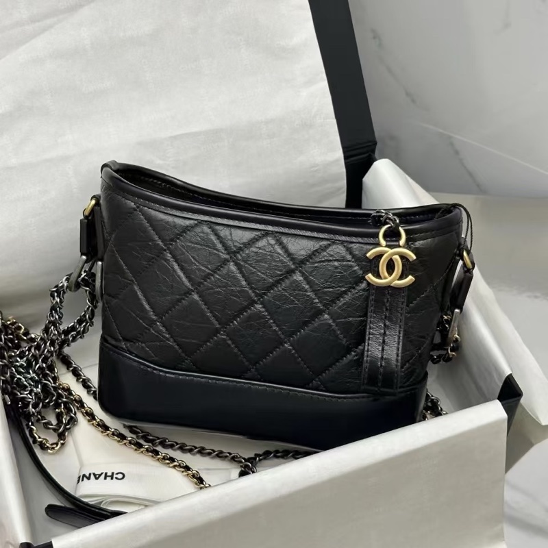 Chanel • Gabrielle 經典黑金牛皮流浪包 小號-0