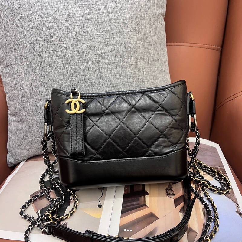 Chanel • Gabrielle 經典黑金牛皮流浪包 小號-3