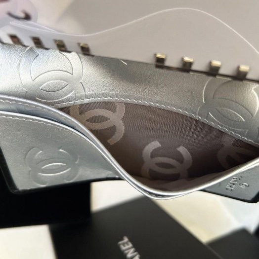 Chanel *雙C logo康朋*筆記本護照套👩🏻‍🦰收藏品；含2012年日暦本、聯絡薄（金屬可拆卸單護照保護套！👍）-5