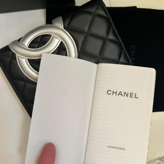 Chanel *雙C logo康朋*筆記本護照套👩🏻‍🦰收藏品；含2012年日暦本、聯絡薄（金屬可拆卸單護照保護套！👍）-7
