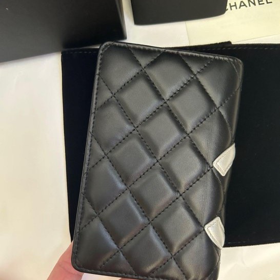 Chanel *雙C logo康朋*筆記本護照套👩🏻‍🦰收藏品；含2012年日暦本、聯絡薄（金屬可拆卸單護照保護套！👍）-10