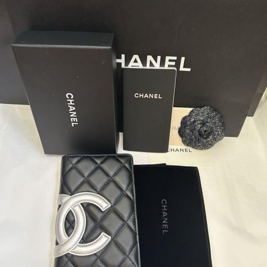 Chanel *雙C logo康朋*筆記本護照套👩🏻‍🦰收藏品；含2012年日暦本、聯絡薄（金屬可拆卸單護照保護套！👍）-16