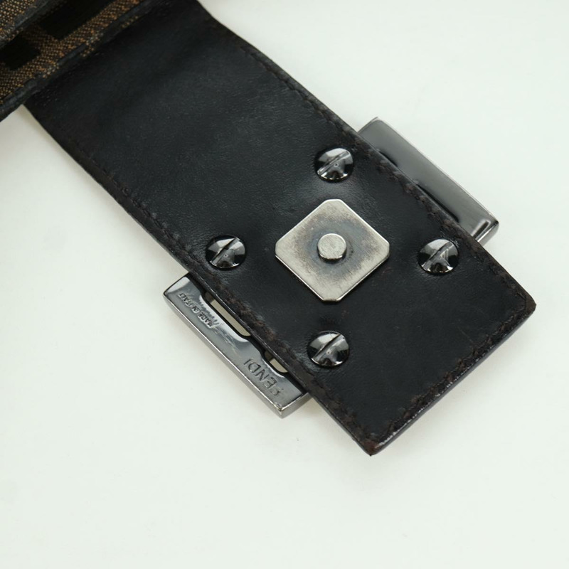 【日本直送】FENDI Zucca帆布Mamma Baguette單肩包 棕色/黑色 正品 YKZ798SAV-8